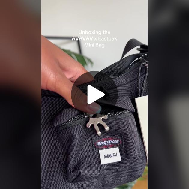 eastpak's AVAVAV mini bag is trés chic.🖤 #avavav #eastpak eastpak's AVAVAV mini bag is trés chic.🖤 #avavav #eastpak